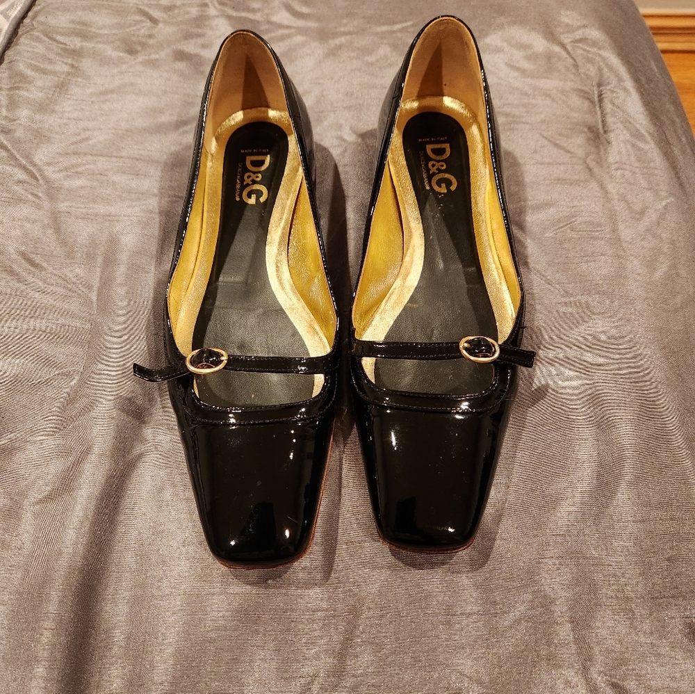 Patent Leather Dolce & Gabbana Mary Jane's 38
